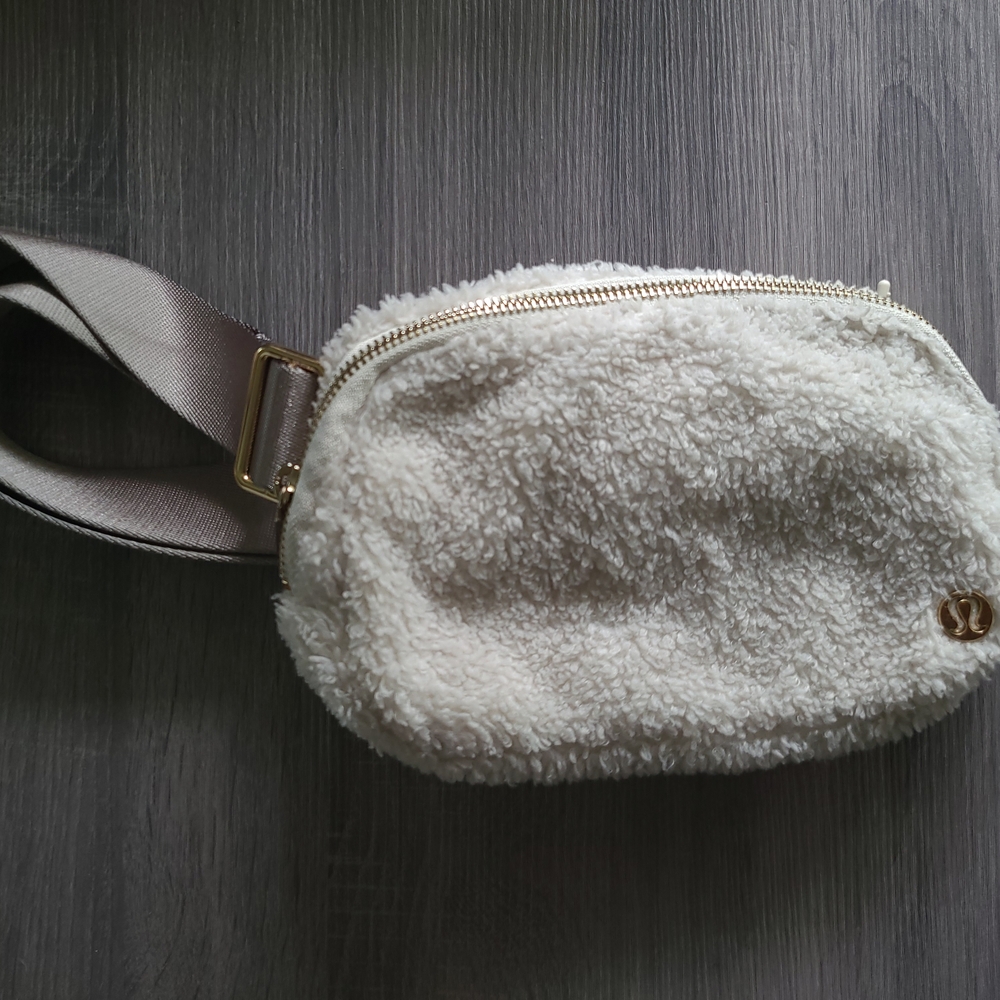 Everywhere Belt Bag White Opal *Original